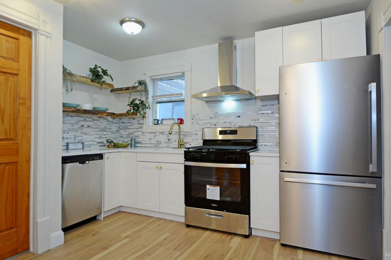 710 W 43rd St, Minneapolis, MN 55409