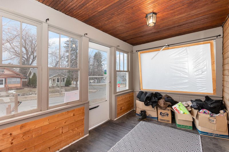 1663 Reaney Ave, Saint Paul, MN 55106