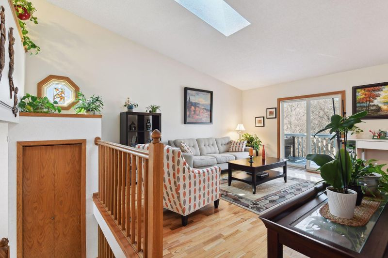 15222 Lesley Ln, Eden Prairie, MN 55346