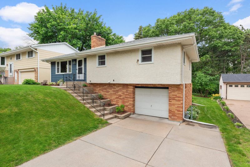 35 Luella St S, Saint Paul, MN 55119