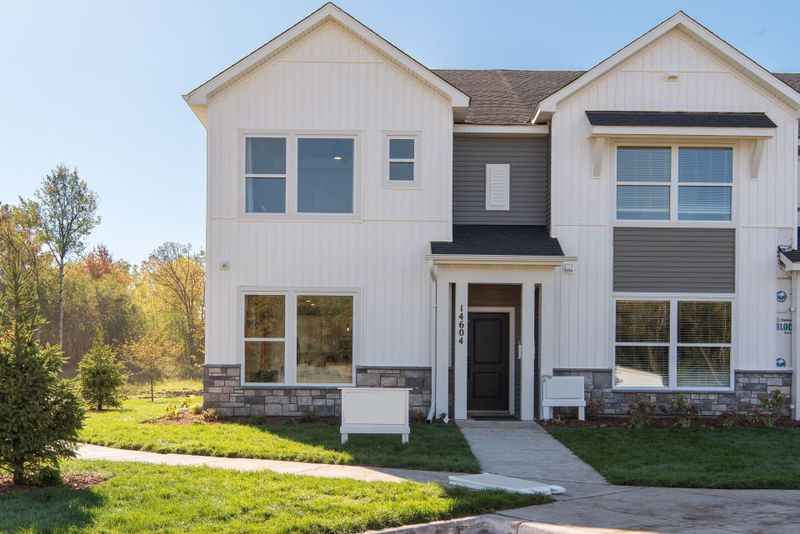 14604 Twin Lakes Cir, Burnsville, MN 55306