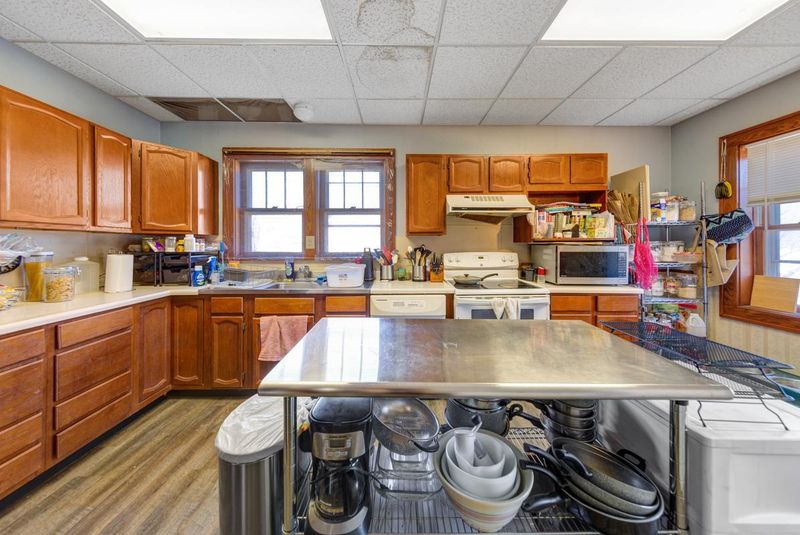 512 5th St, Jackson, MN 56143