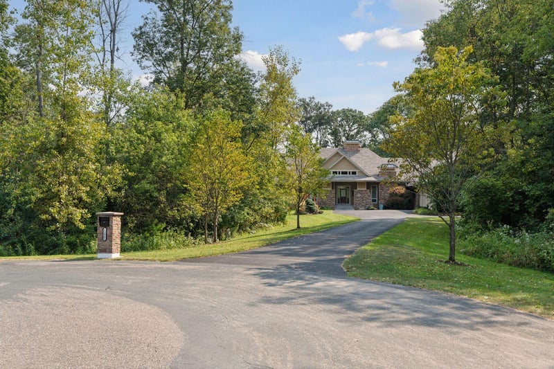 12381 Riverview Trl N, Stillwater, MN 55082