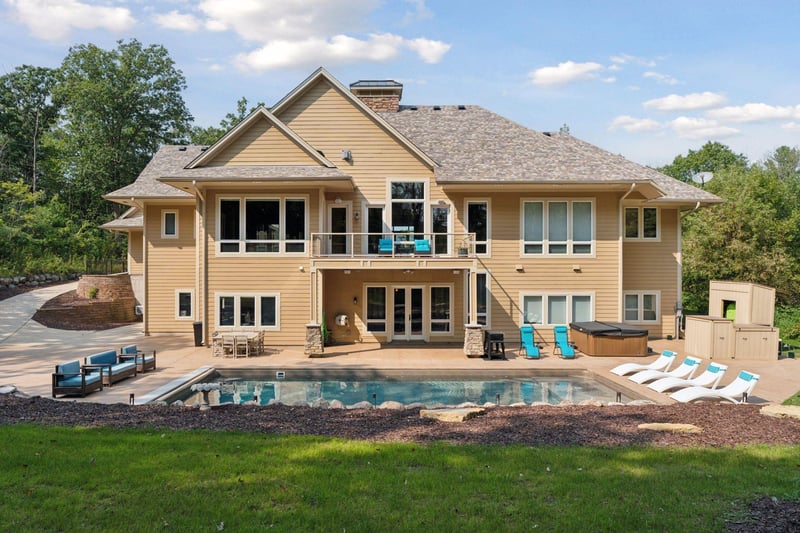 12381 Riverview Trl N, Stillwater, MN 55082