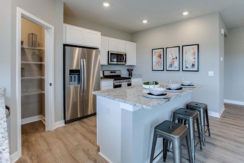 1741 Abbey Rd, Shakopee, MN 55379