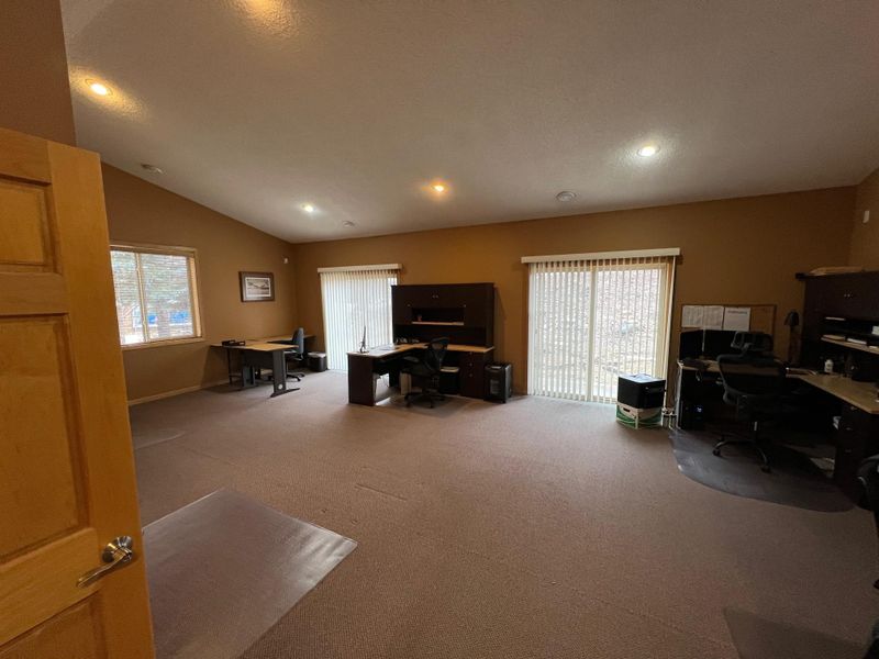 8873 Aztec Dr, Eden Prairie, MN 55347