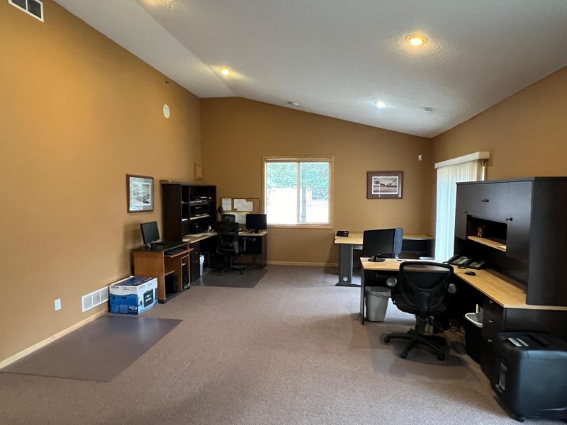 8873 Aztec Dr, Eden Prairie, MN 55347