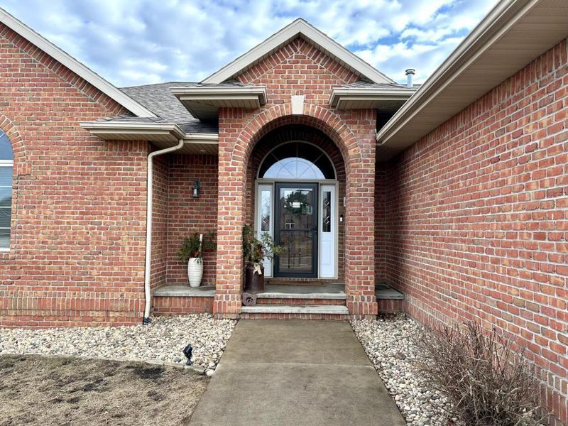 2545 Buchanan Ct, Worthington, MN 56187