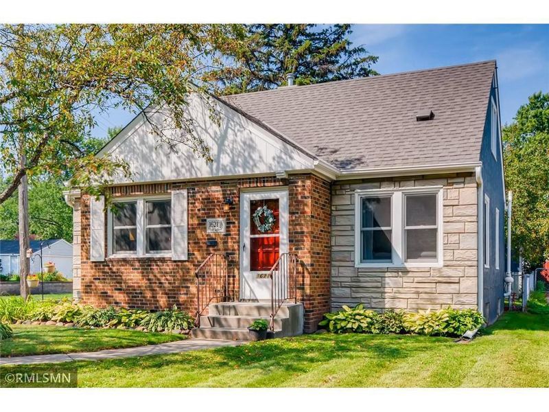 1621 Fernwood St, Saint Paul, MN 55108