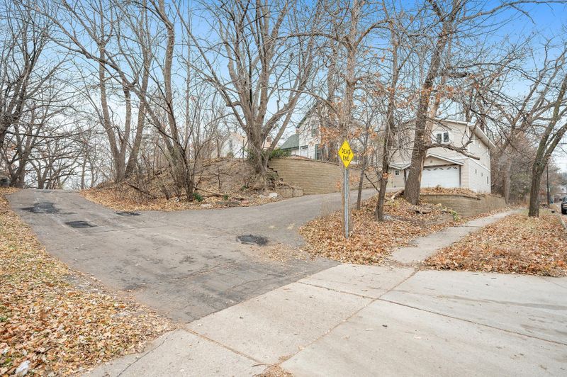 534 Winona St E, Saint Paul, MN 55107