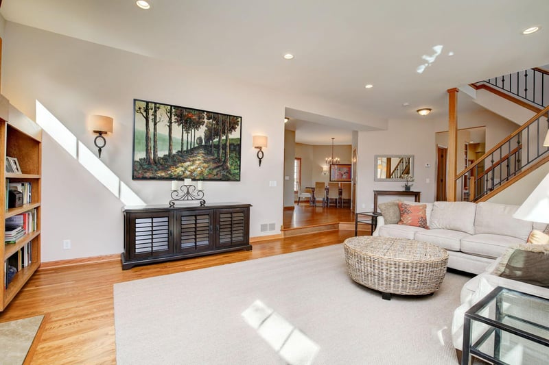 11624 Raspberry Hill Rd, Eden Prairie, MN 55344