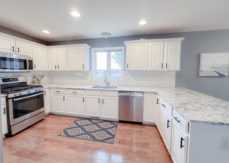 9934 77th St S, Cottage Grove, MN 55016