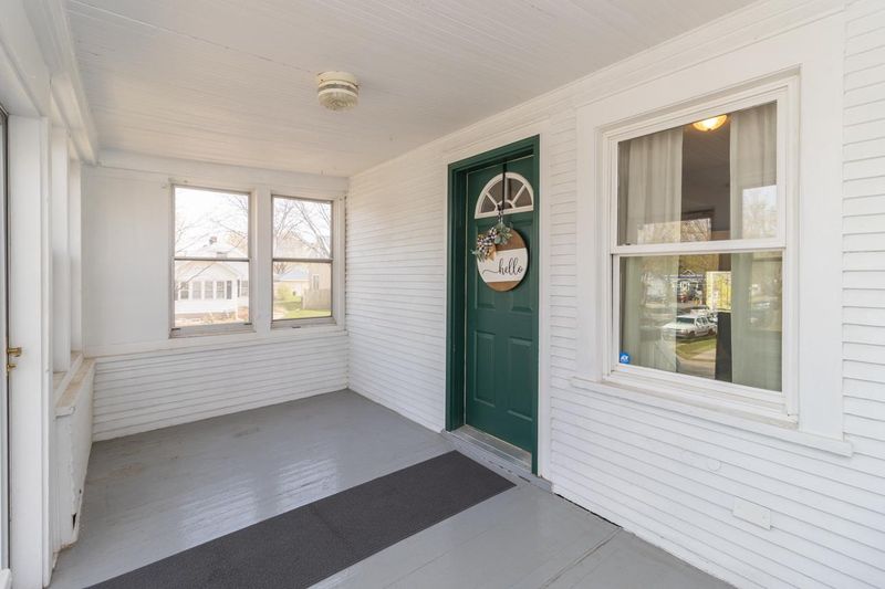 1178 Rose Ave E, Saint Paul, MN 55106