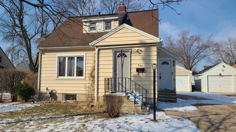 907 11th St NW, Austin, MN 55912
