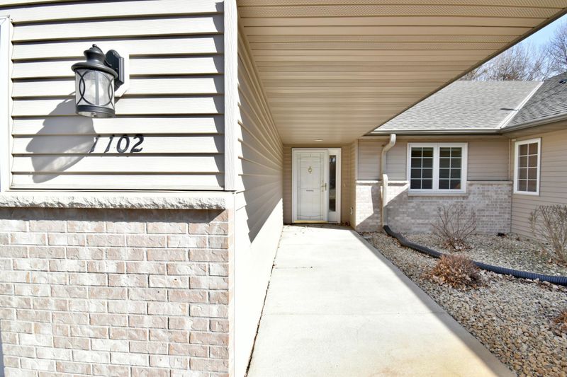 1102 Fairway Dr, Princeton, MN 55371