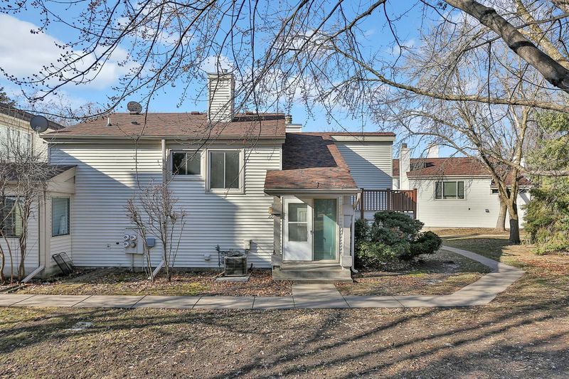 229 Dejon Ct, Woodbury, MN 55125
