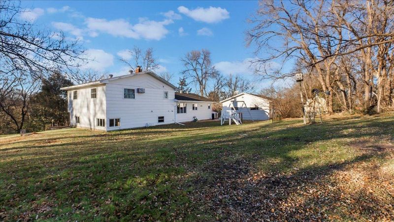 16301 61st St NW, New London, MN 56273