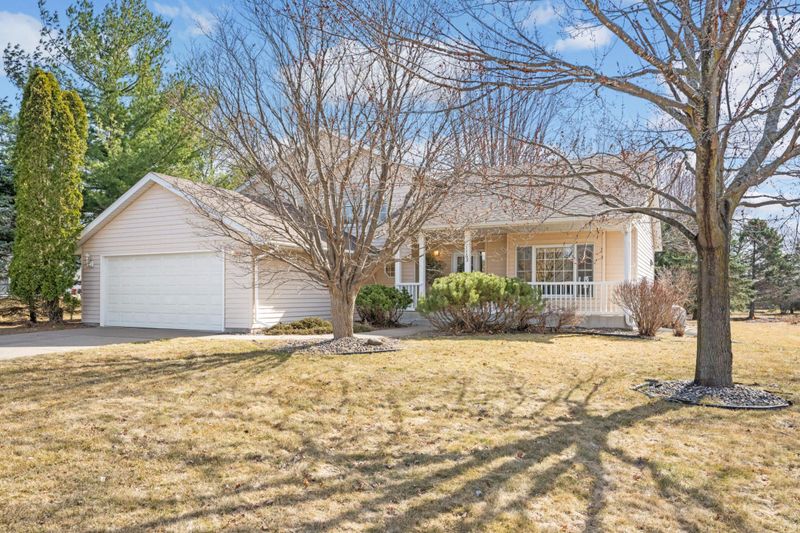 1163 Sunset Dr, Woodbury, MN 55125