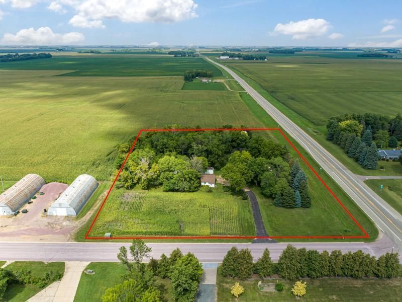 2198 240th St, Truman, MN 56088