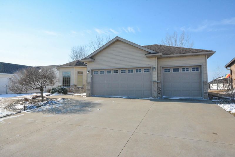 5422 Florence Dr NW, Rochester, MN 55901