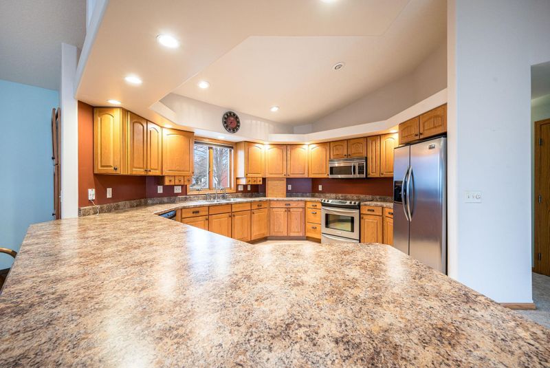 805 E 2nd St N, Truman, MN 56088