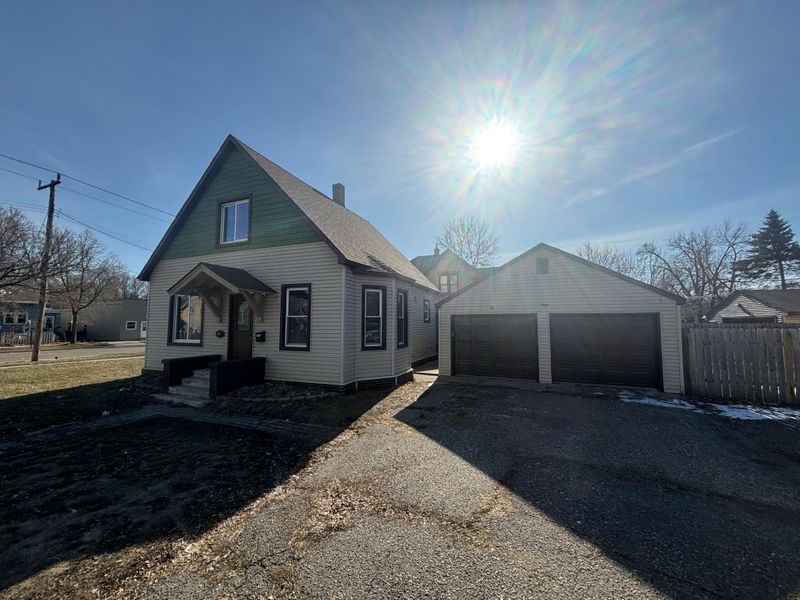 1402 3rd St N, Saint Cloud, MN 56303