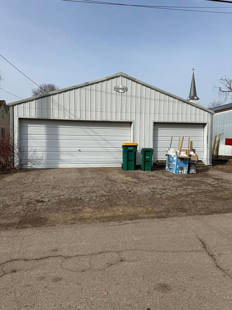 108 Bluejay Ave, Mayer, MN 55360