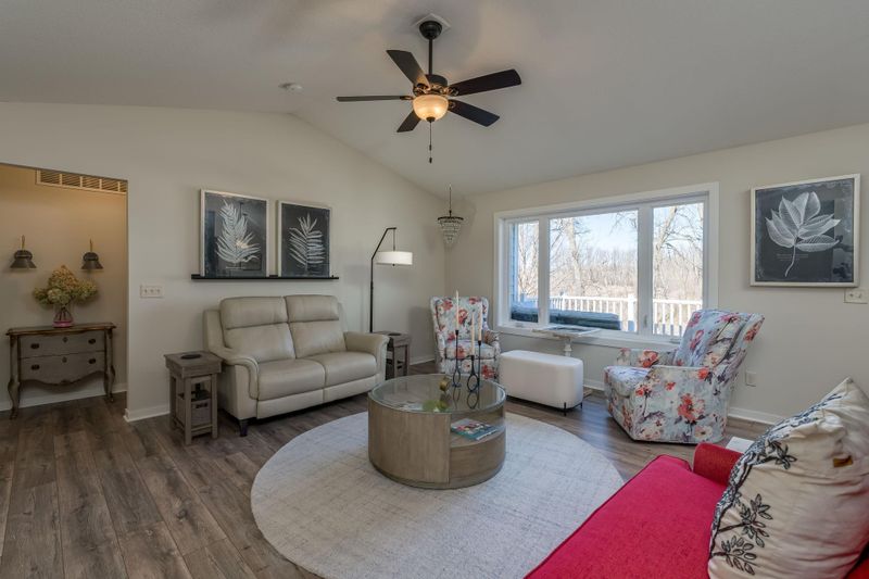 109 Goldfinch Ct, Mankato, MN 56001