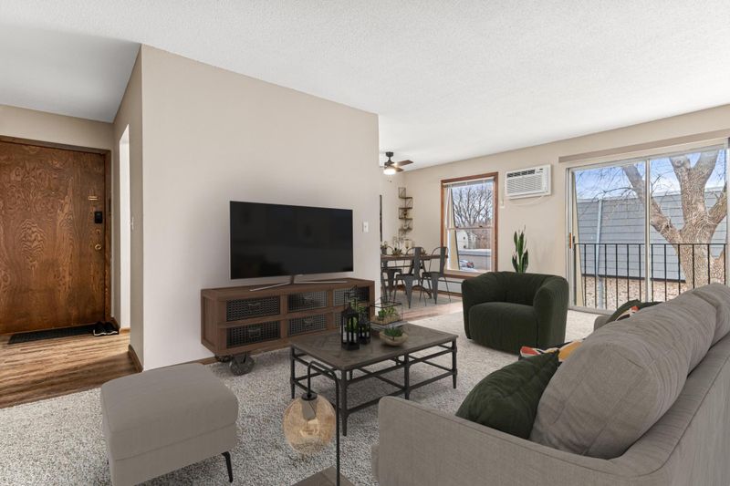 814 9th Ave S #8, Hopkins, MN 55343