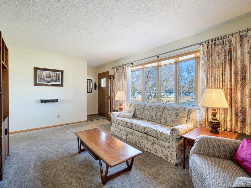 752 63rd Ave NE, Fridley, MN 55432