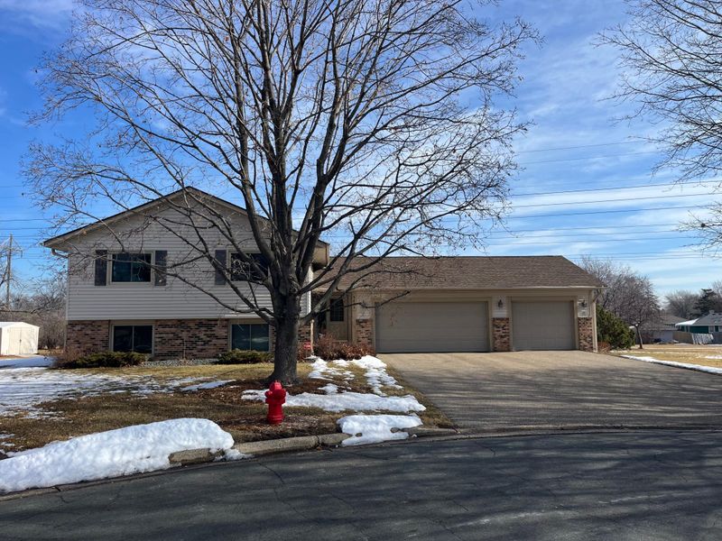 9825 Oakland Ave S, Bloomington, MN 55420