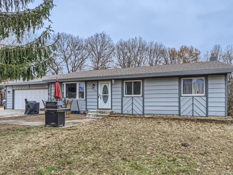 22824 Waconia Cir NE, East Bethel, MN 55005
