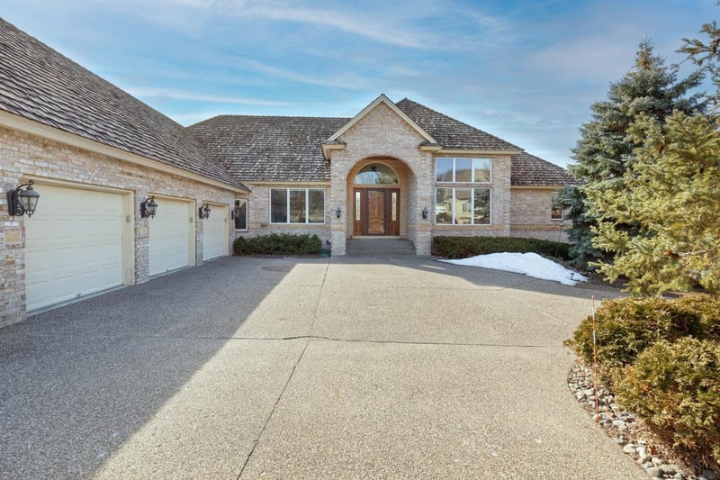 7101 Kenmare Dr, Bloomington, MN 55438