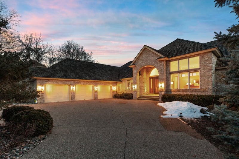 7101 Kenmare Dr, Bloomington, MN 55438