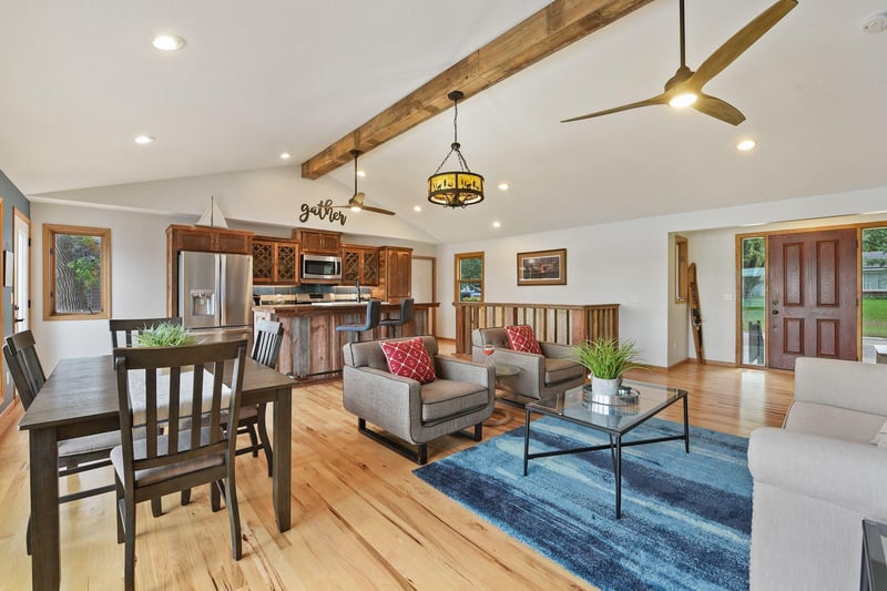 765 Crystal Lake Rd E, Burnsville, MN 55306