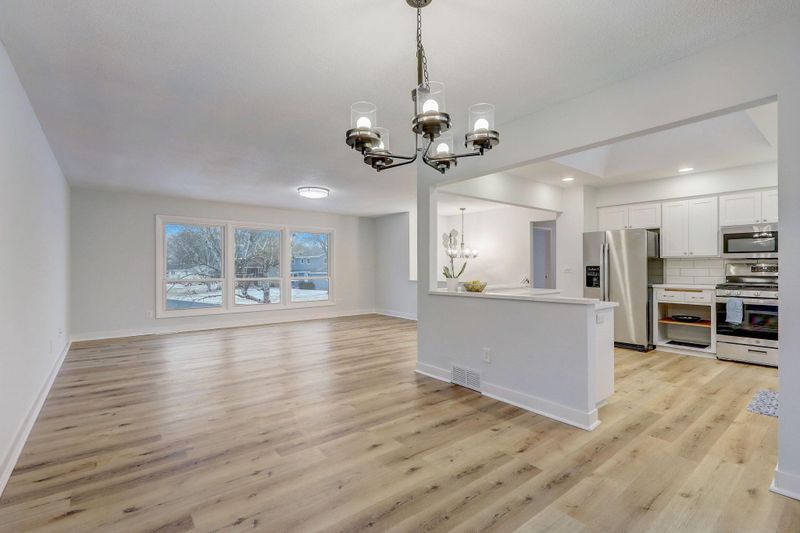 1260 Stephen Ln, Chaska, MN 55318