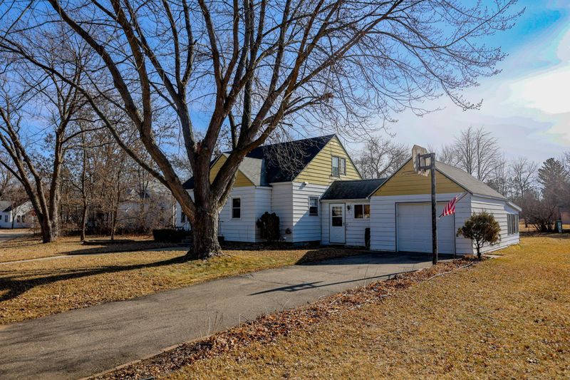 11 Howard Ave SE, Wadena, MN 56482