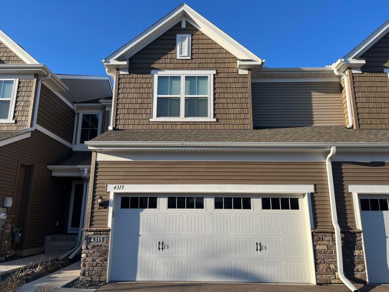 4315 Corn Silk Ln, Woodbury, MN 55129