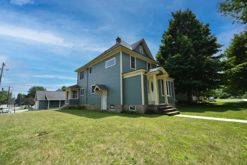 401 1st Ave, Wanamingo, MN 55983