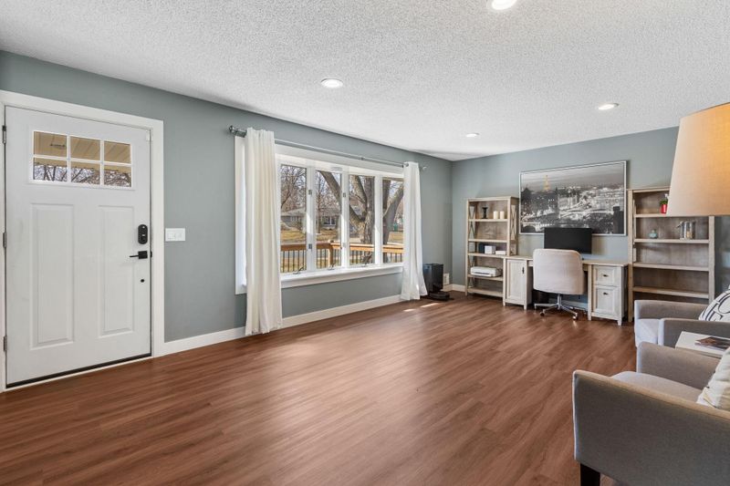 7119 Palmer Lake Cir, Brooklyn Center, MN 55429