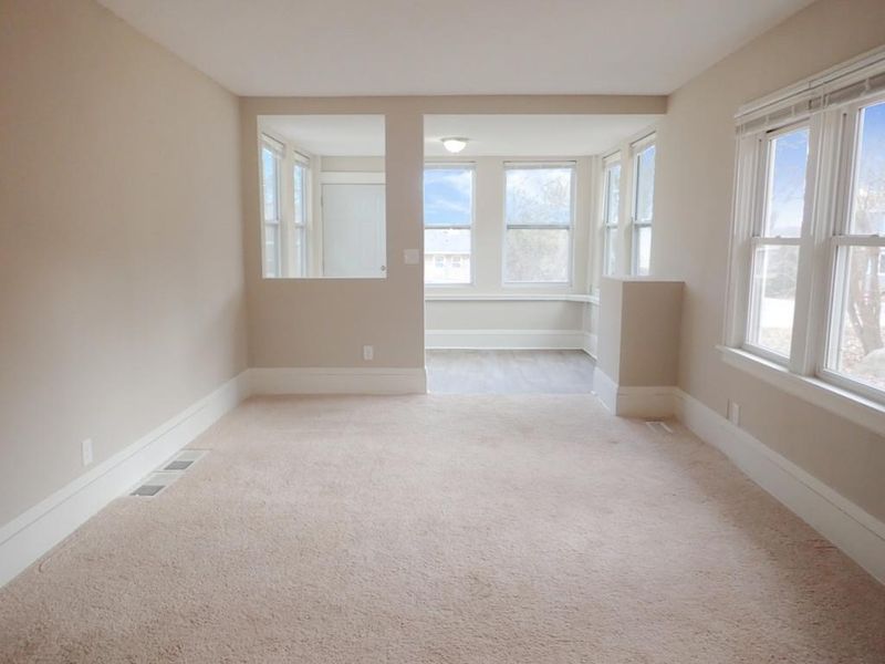 871 Stickney St, Saint Paul, MN 55107