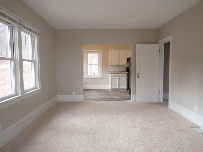 871 Stickney St, Saint Paul, MN 55107