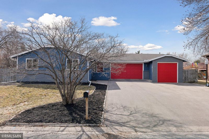 5229 W 111th St, Bloomington, MN 55437