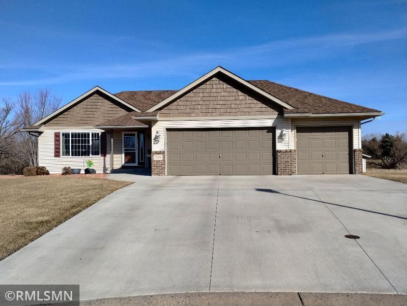 715 Keller Ave, Rush City, MN 55069