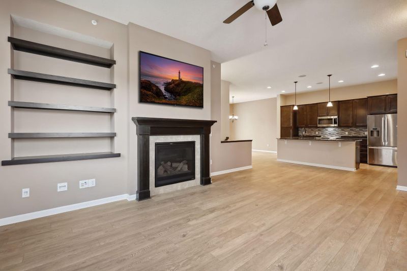 9169 Compass Pointe Rd, Woodbury, MN 55129