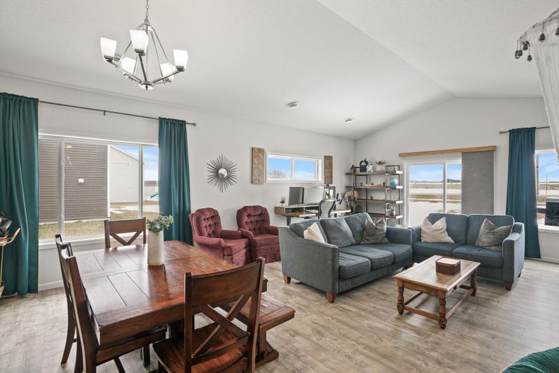 920 Moline Loop NW, Isanti, MN 55040