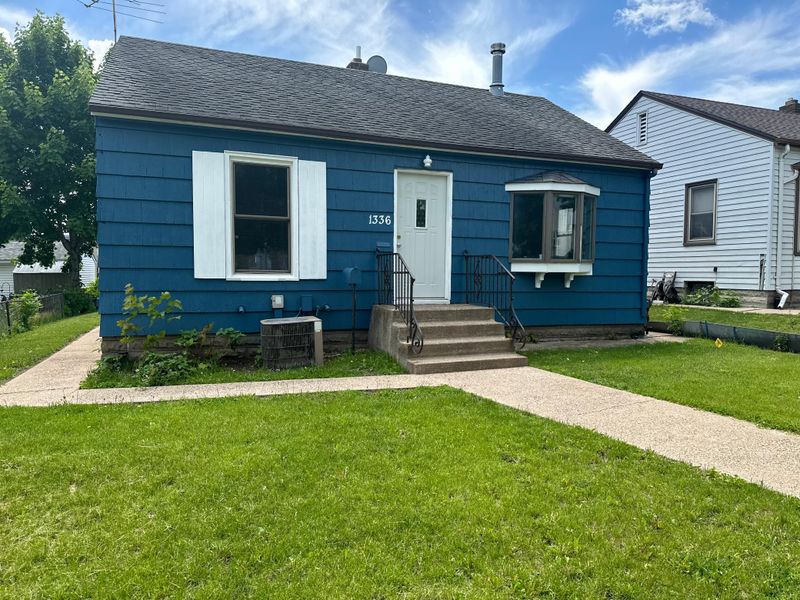 1336 3rd St E, Saint Paul, MN 55106