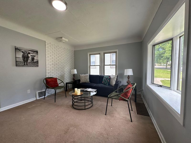1336 3rd St E, Saint Paul, MN 55106