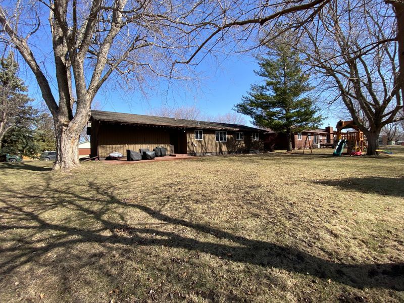 1333 Miles Dr, Worthington, MN 56187
