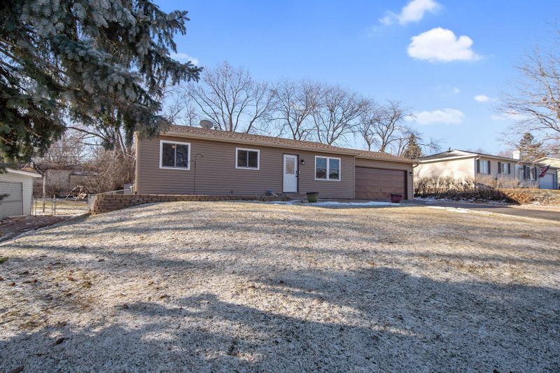 3950 77th St E, Inver Grove Heights, MN 55076